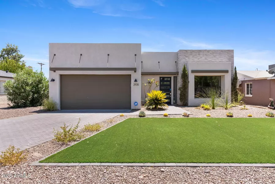2935 E MULBERRY Drive, Phoenix, AZ 85016