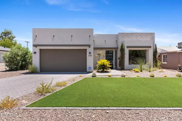 2935 E MULBERRY Drive, Phoenix, AZ 85016