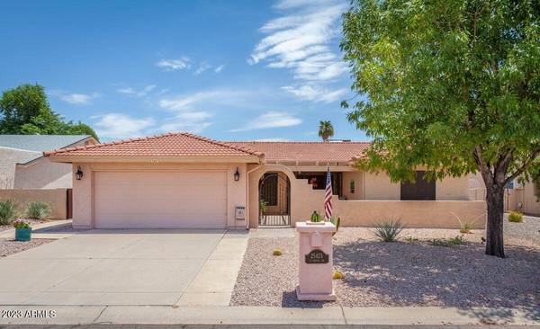 25425 S SEDONA Drive, Sun Lakes, AZ 85248