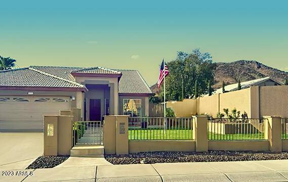 6132 W WEST WIND Drive, Glendale, AZ 85310