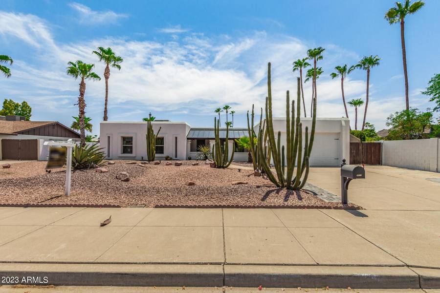 3017 E NISBET Road, Phoenix, AZ 85032