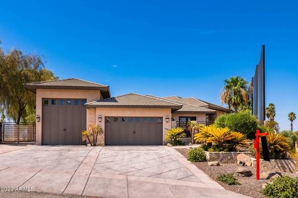 Lake Havasu City, AZ 86406,680 VIA DEL LAGO --