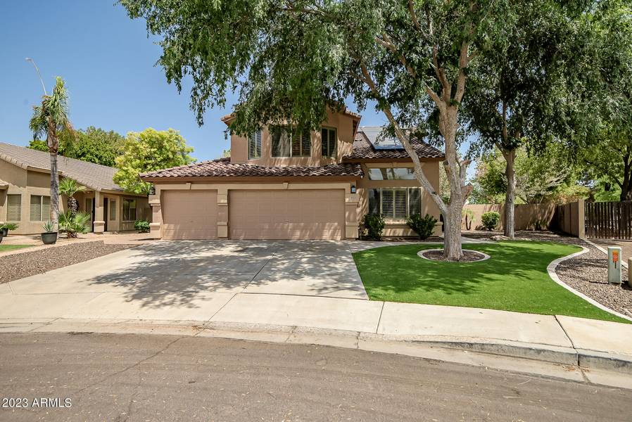 7402 W AURORA Drive, Glendale, AZ 85308