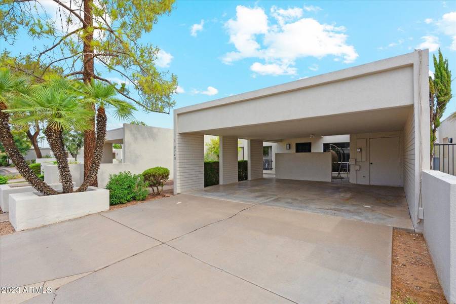 8748 E VIA DE ENCANTO --, Scottsdale, AZ 85258