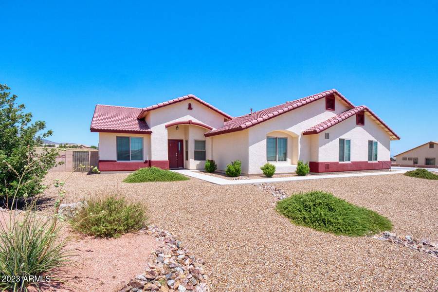 6233 E Saddlehorn Circle, Hereford, AZ 85615