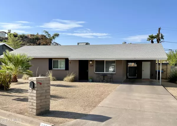 1229 E ECHO Lane, Phoenix, AZ 85020