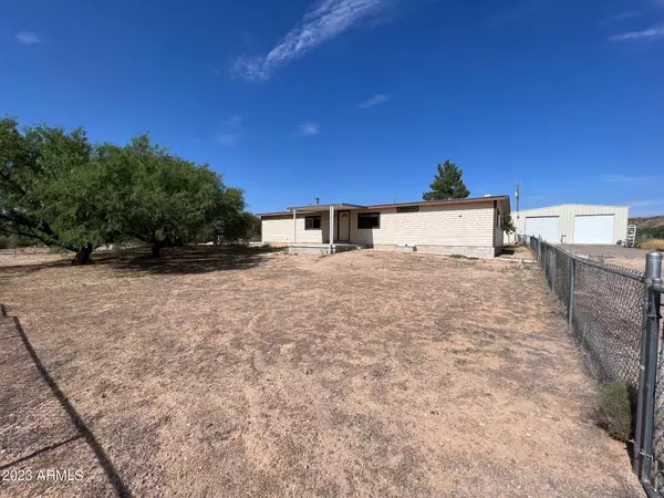 Benson, AZ 85602,241 E Cowgirl Way