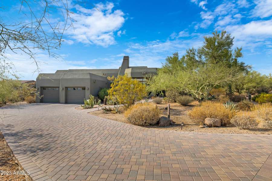 8118 E SADDLE HORN Road, Scottsdale, AZ 85255