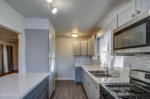 Phoenix, AZ 85041,5232 S 11TH Avenue