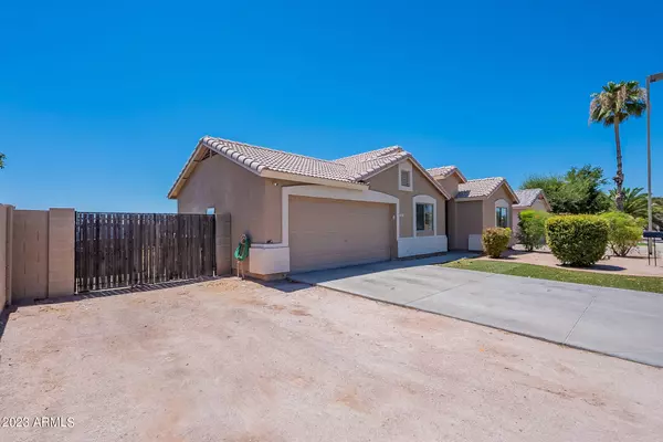725 E ROBERTS Avenue, Buckeye, AZ 85326