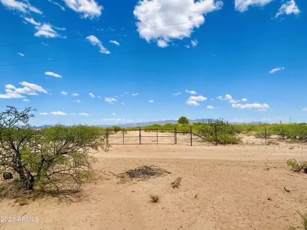 Cowboy Cut -- #21, Hereford, AZ 85615