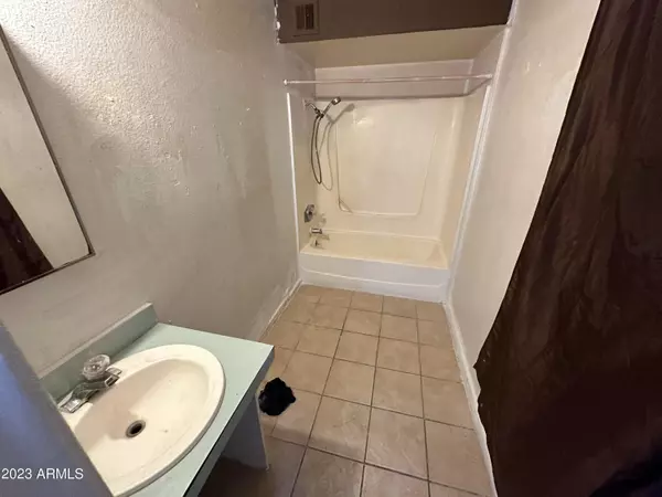 Eloy, AZ 85131,502 W BATTAGLIA Road