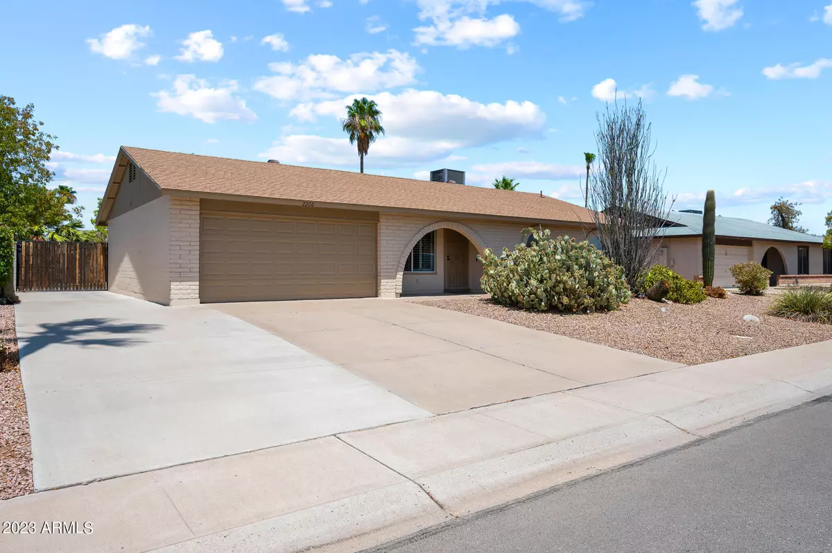 Chandler, AZ 85224,2206 W LOS ARBOLES Place