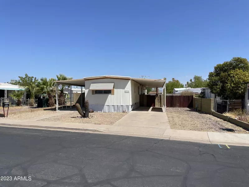 2712 E BRAMBLE Avenue, Mesa, AZ 85204