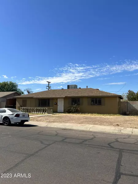 4923 W CHEERY LYNN Road, Phoenix, AZ 85031