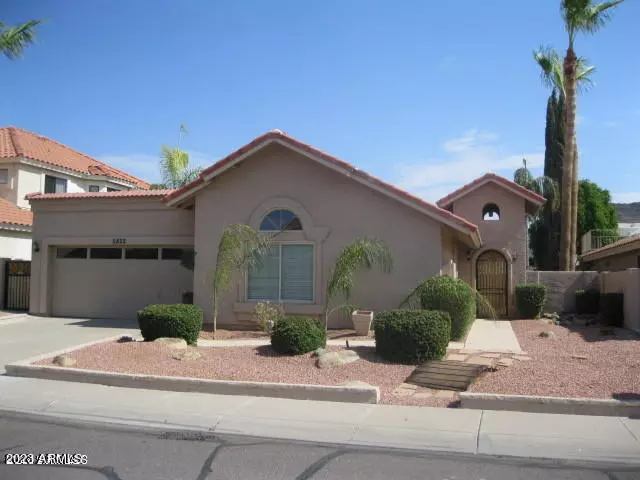 5822 W Abraham Lane, Glendale, AZ 85308