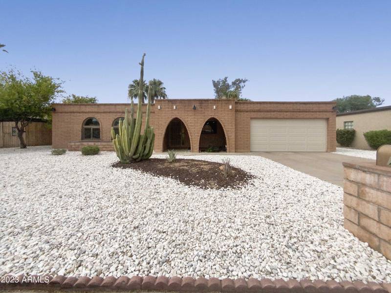 7017 E COLONIAL CLUB Drive, Mesa, AZ 85208