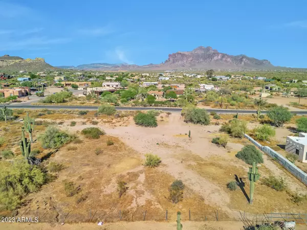 Apache Junction, AZ 85119,4294 N WOLVERINE PASS Road #-