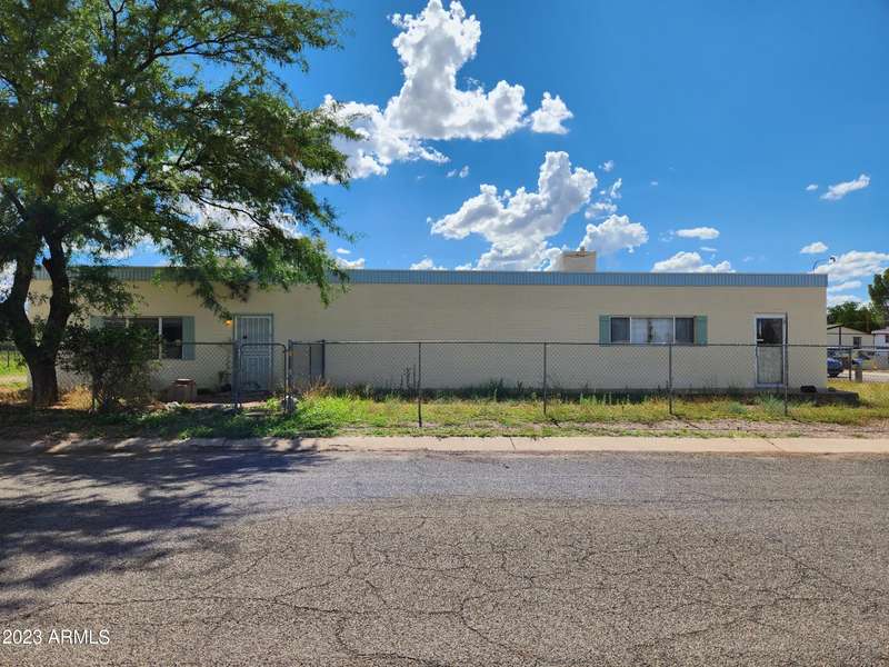 216 E YUMA Street, Huachuca City, AZ 85616