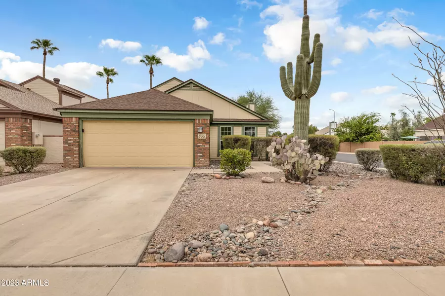 835 E ROCKWELL Drive, Chandler, AZ 85225