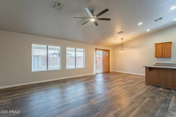 San Tan Valley, AZ 85140,3771 E ELMINGTON Circle