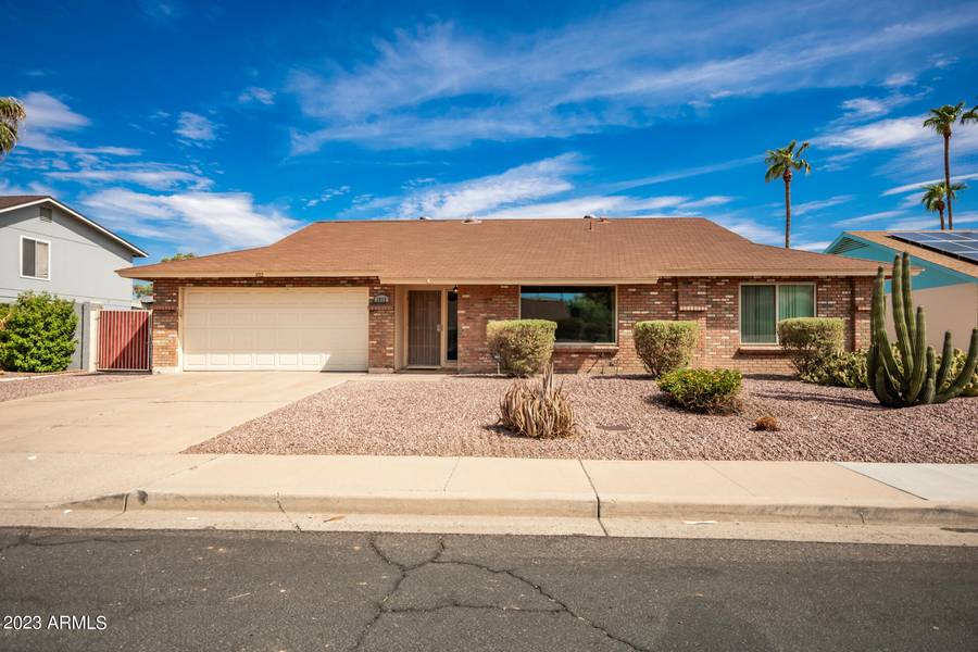 1012 W KEATING Avenue, Mesa, AZ 85210