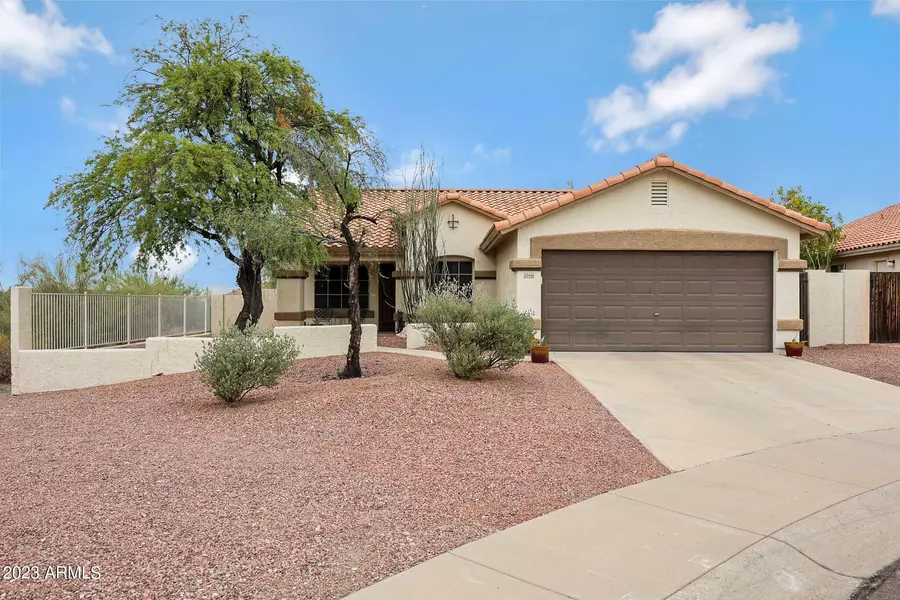 10446 S SANTA FE Lane, Goodyear, AZ 85338