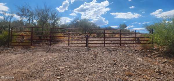 Morristown, AZ 85342,35190 S COW CREEK Road