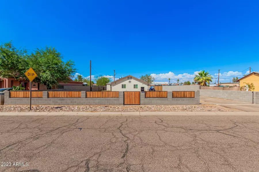 3542 W LEWIS Avenue, Phoenix, AZ 85009