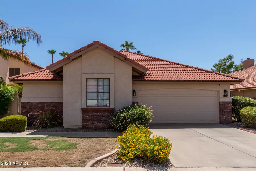 7031 W MORROW Drive, Glendale, AZ 85308