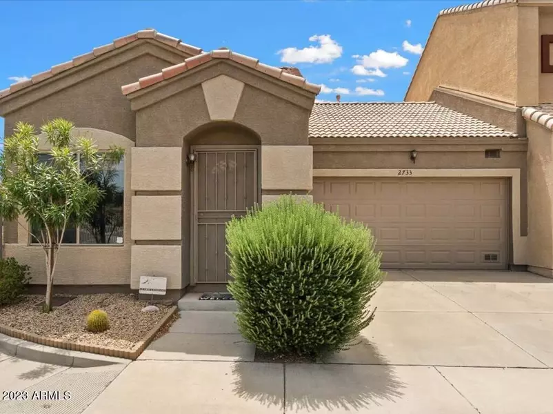 2733 E SCHILIRO Circle, Phoenix, AZ 85032