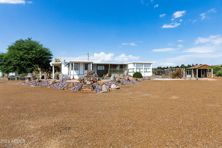 13815 S BURTON Road, Mayer, AZ 86333