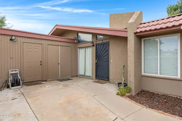 Mesa, AZ 85201,624 N SANTA BARBARA -- #1