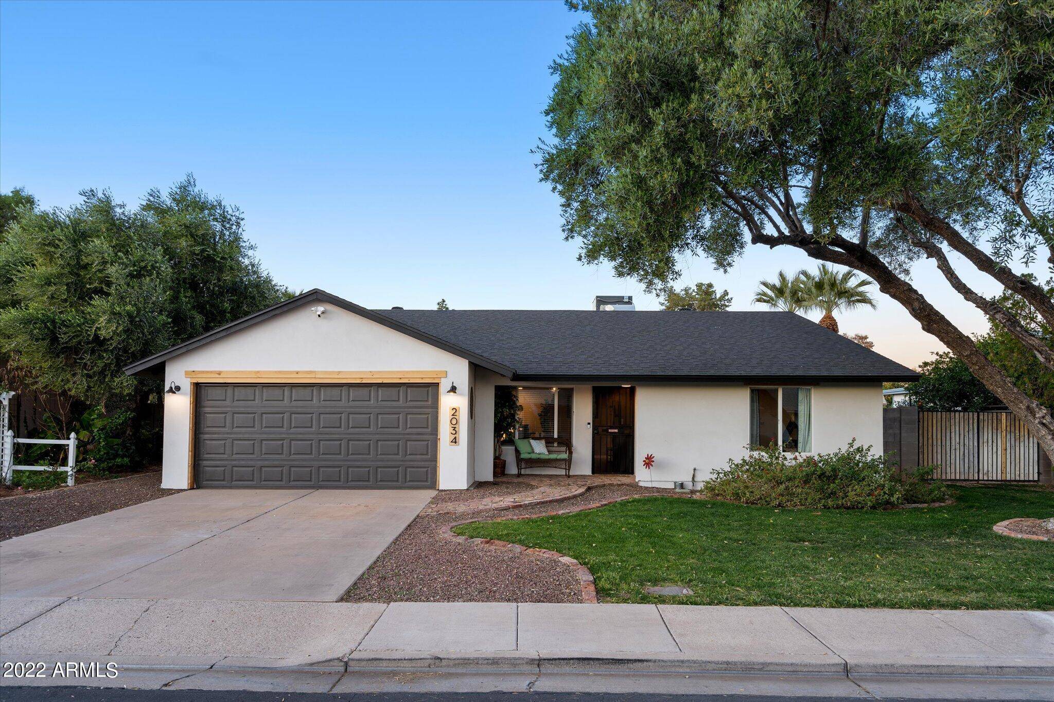 2034 W Pampa Circle, Mesa, AZ 85202