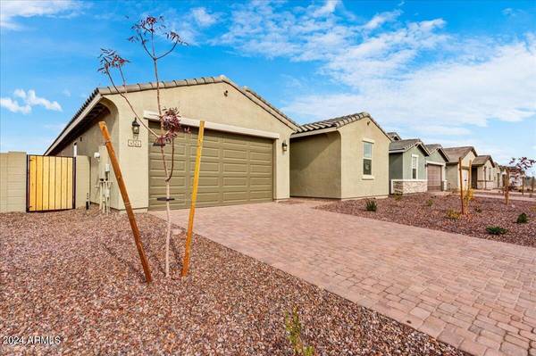 San Tan Valley, AZ 85144,4526 W HANNAH Street