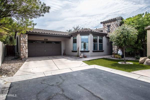 3116 S LOIS Lane, Gilbert, AZ 85295