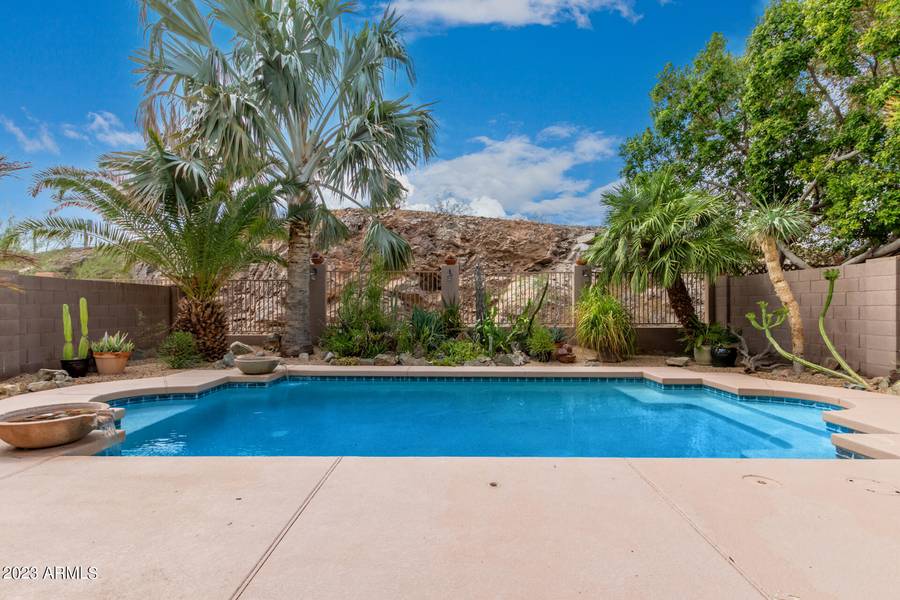 403 E GLENHAVEN Drive, Phoenix, AZ 85048