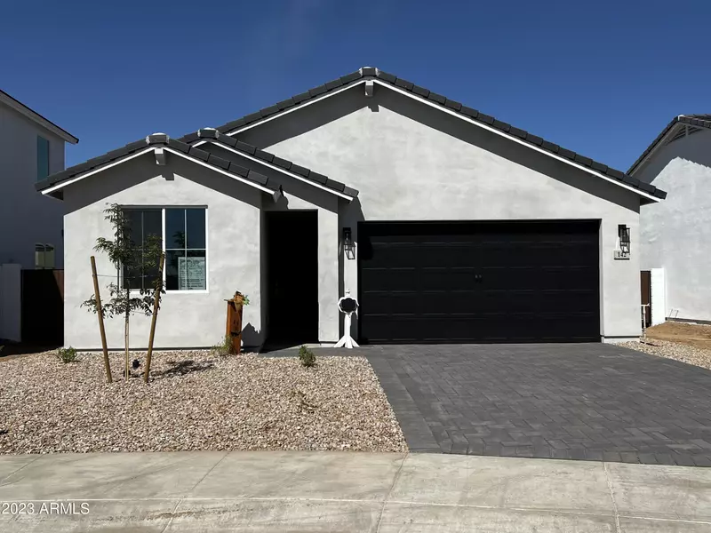 142 E MINT Lane, San Tan Valley, AZ 85140