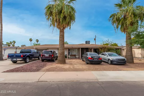 6208 W HIGHLAND Avenue, Phoenix, AZ 85033