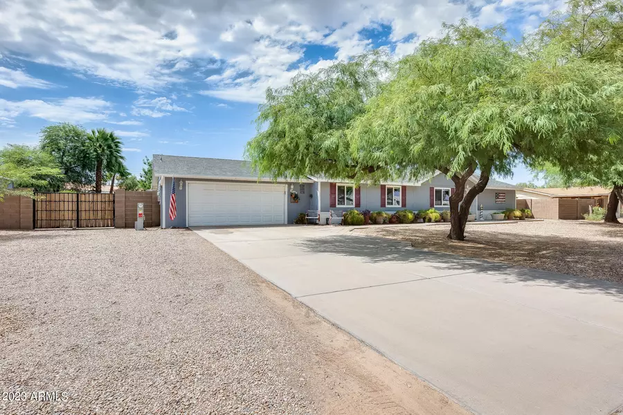 943 E TALL PINE Street, San Tan Valley, AZ 85140