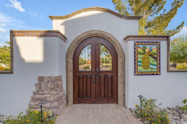 Paradise Valley, AZ 85253,9120 N 48TH Place