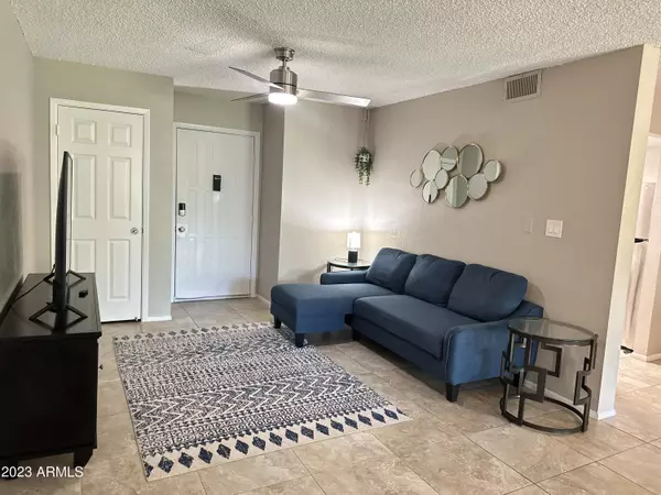 Scottsdale, AZ 85258,8649 E ROYAL PALM Road #214