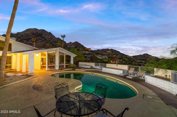 Paradise Valley, AZ 85253,7122 N 40TH Street