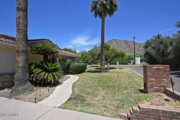 Phoenix, AZ 85018,5539 E CAMELBACK Road