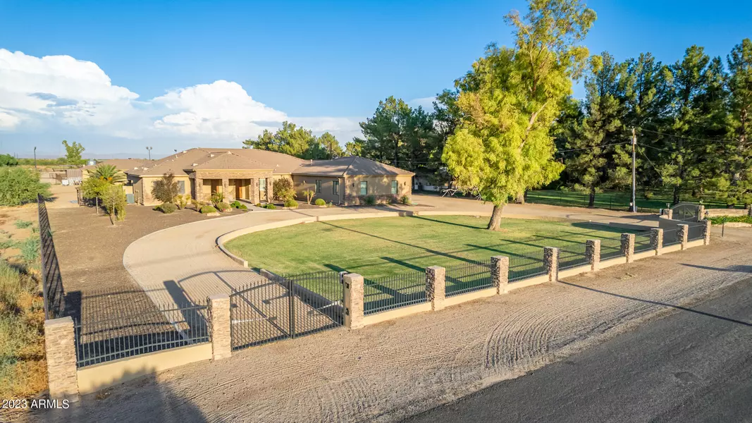 43607 N JACKRABBIT Road, San Tan Valley, AZ 85140