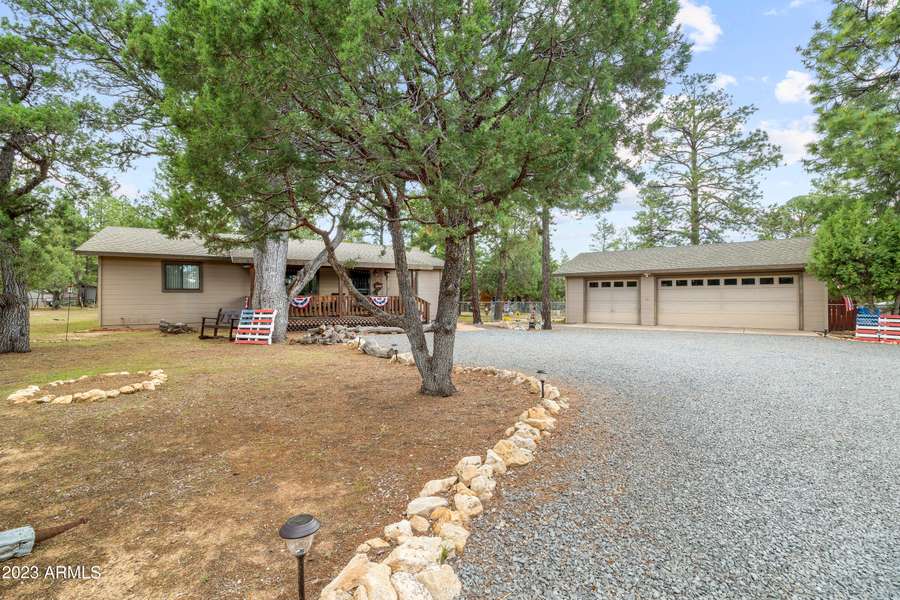 2862 CEDAR Ridge, Overgaard, AZ 85933