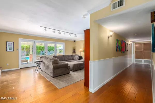 Phoenix, AZ 85018,4139 E Medlock Drive