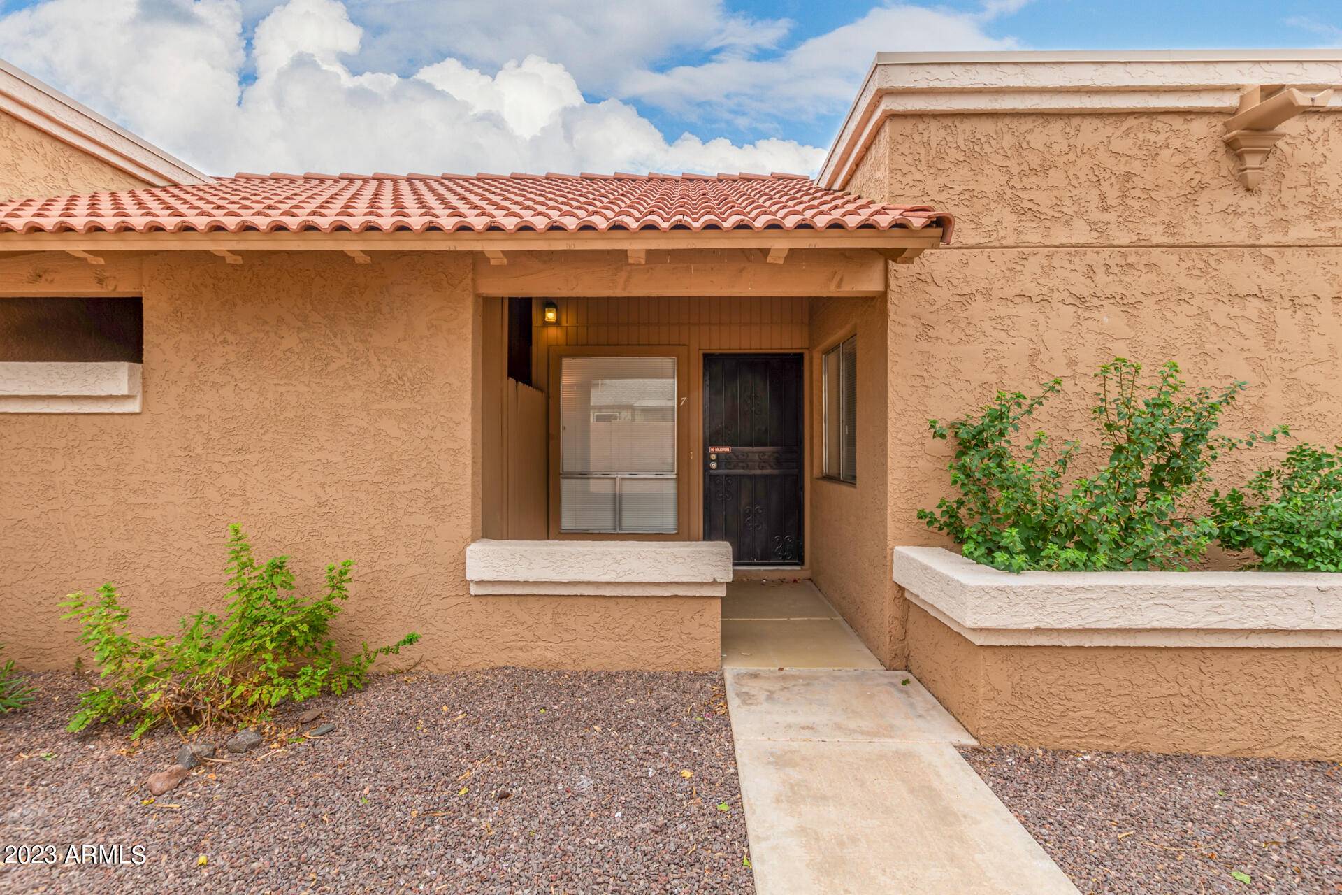 Phoenix, AZ 85027,520 W TONOPAH Drive #7
