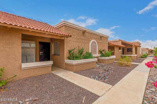 Phoenix, AZ 85027,520 W TONOPAH Drive #7