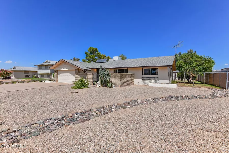 5634 W MARCONI Avenue, Glendale, AZ 85306